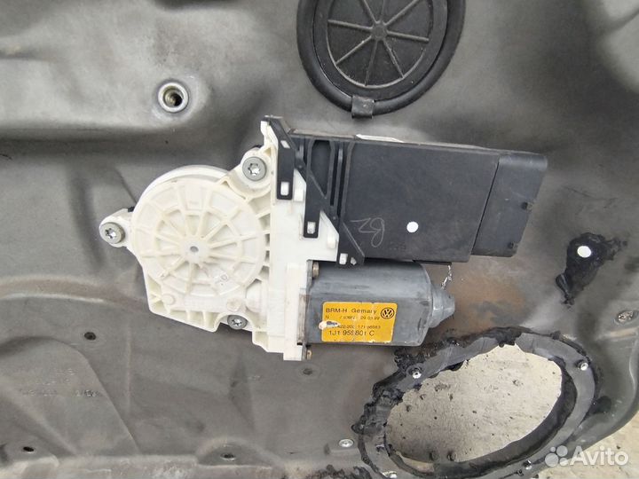 Стеклоподьемник передний левый Гольф 4