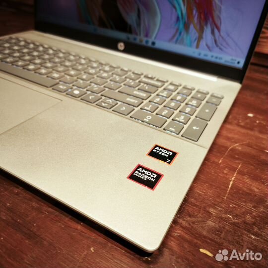 Сенсорный ноутбук HP 16