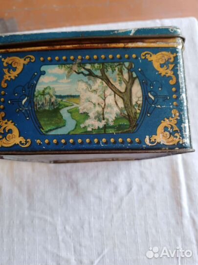 Старинная дестяная коробка