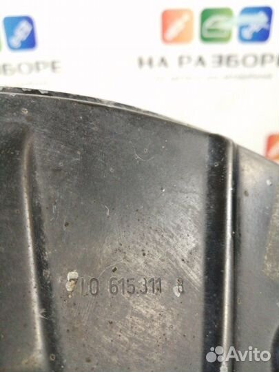 Пыльник тормозного диска передний левый Volkswagen