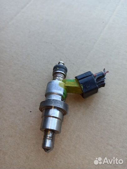 Форсунка Тайота Авенсис 2.0, 2.4