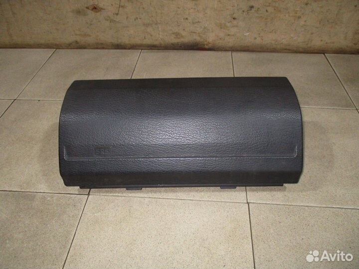 Подушка безопасности в торпедо Range Rover 2