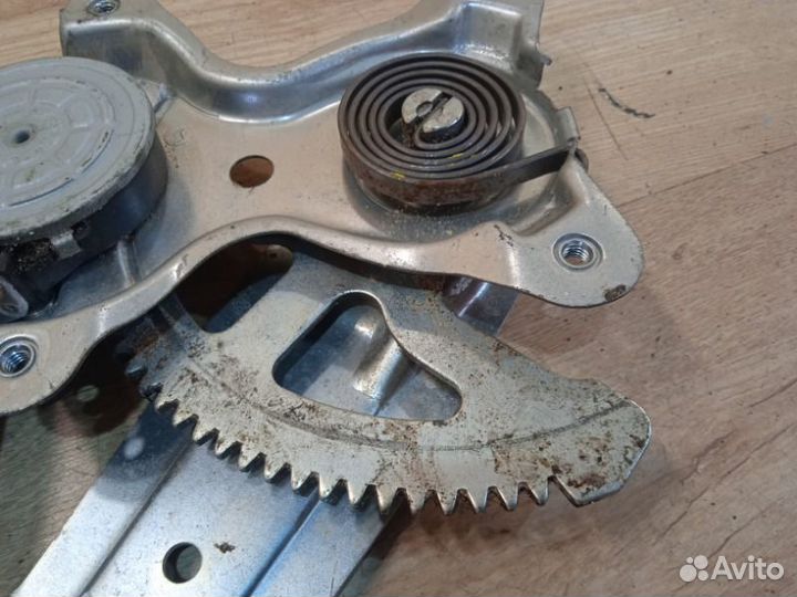 Стеклоподъемник передний левый Toyota Camry V30