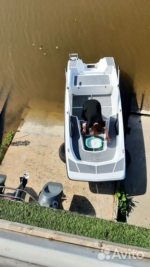 Судно тримаран Аврора 375 