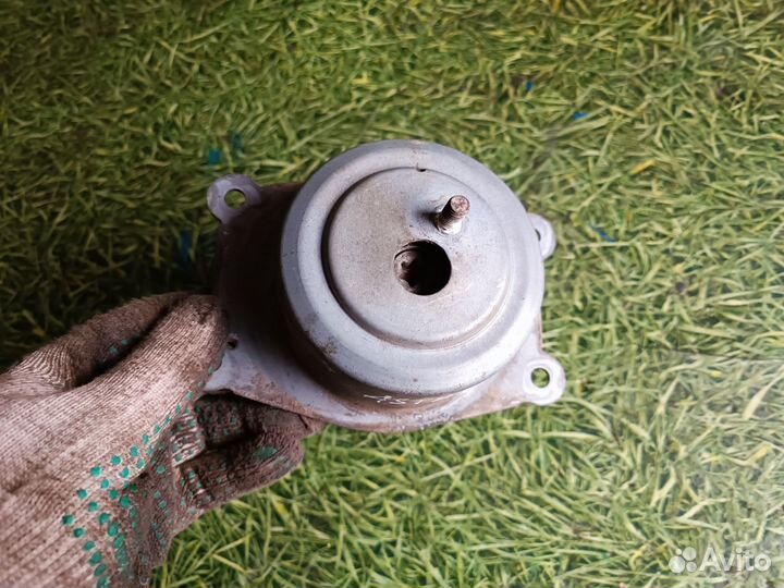 Подушка двигателя правая opel astra h 2004- 2011г