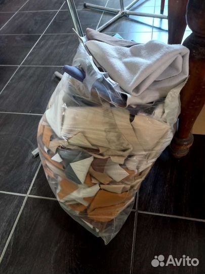 Продам обрезки мебельной ткани на поделки