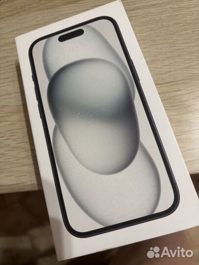 iPhone 15, 256 ГБ