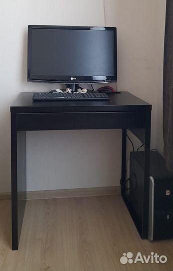 Компьютерный стол IKEA