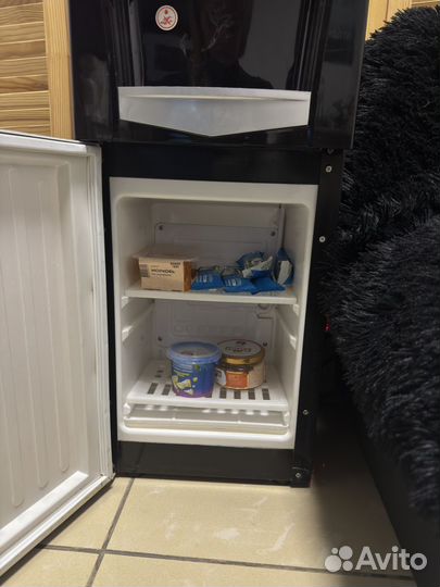 Куллер для воды напольный с холодильником