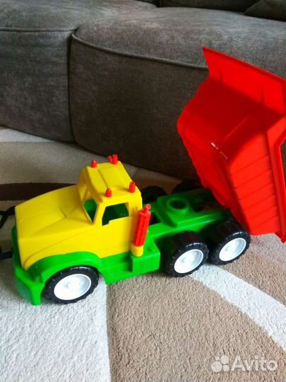 Грузовик самосвал большой Stellar