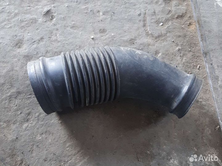 Патрубок воздушный Audi A4 B7 3.2 FSI