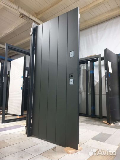 Дверь в дом с терморазрывом