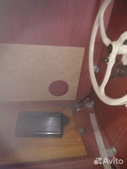 Швейная машина Чайка 142