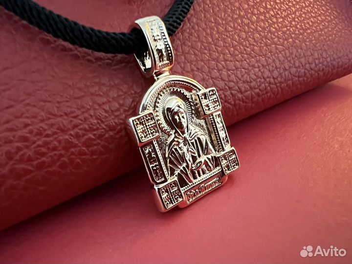 Нательная икона