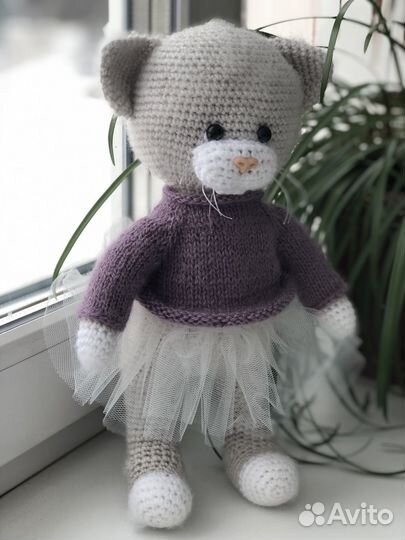 Игрушка вязаная Кошка Мила