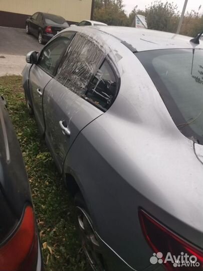 Разбирается на запчасти Renault Fluence 1.6 K4M