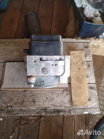 Насос ABS Mitsubishi L200