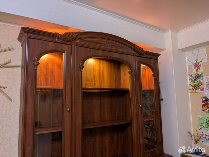 Стенка в гостиную тумба журнальный столик