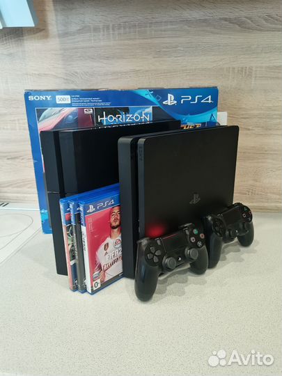 Playstation 4 slim