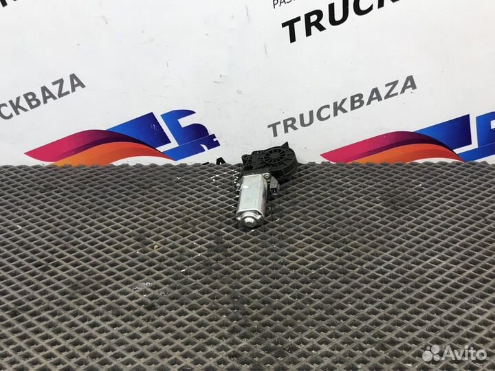 16877303 Моторчик стеклоподъемника правый