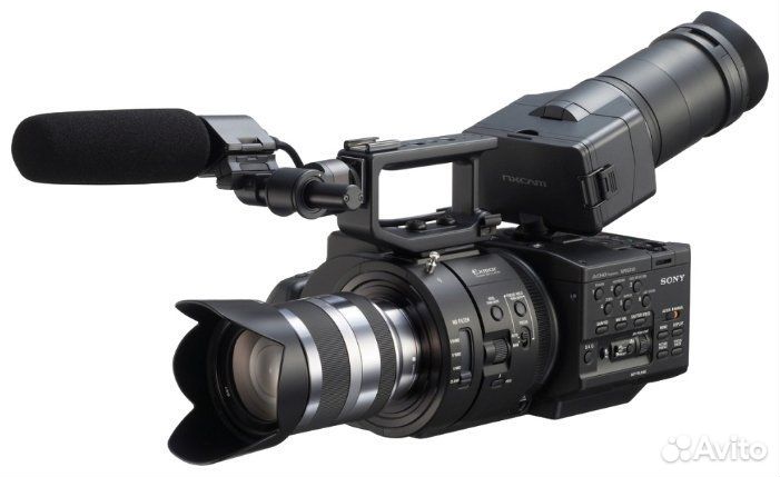 Видеокамера Sony NEX-FS700EK Kit Silver 18-200