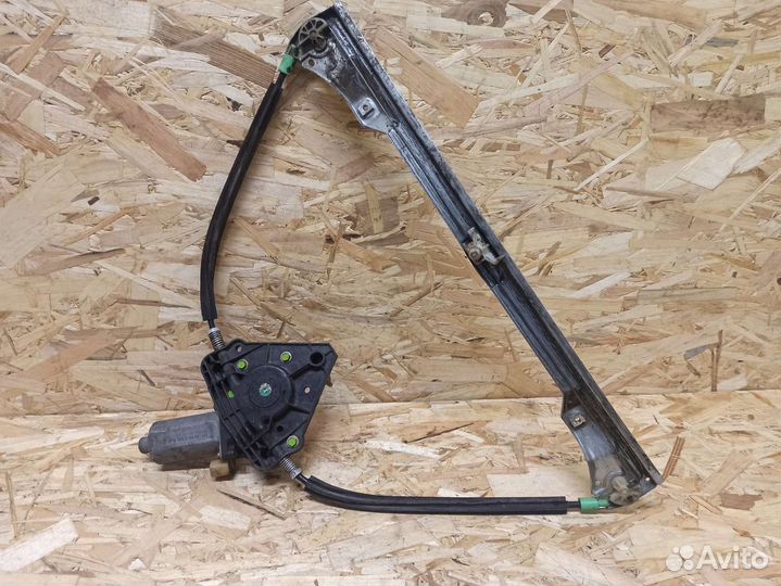 Стеклоподъемник передний правый Renault Clio