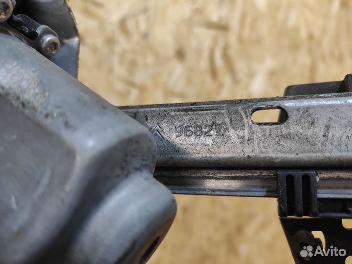 Стеклоподъемник передний левый Citroen C3