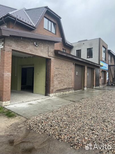 Номер в отеле с гаражом