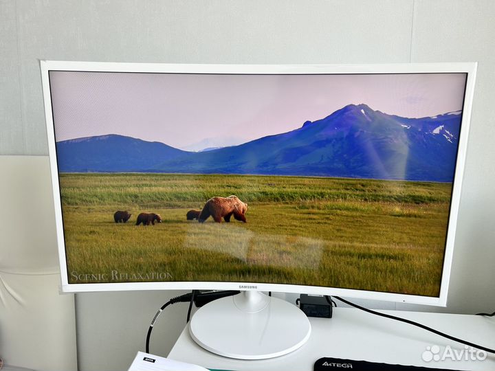 Продаю Монитор Samsung 31.5 60 Гц