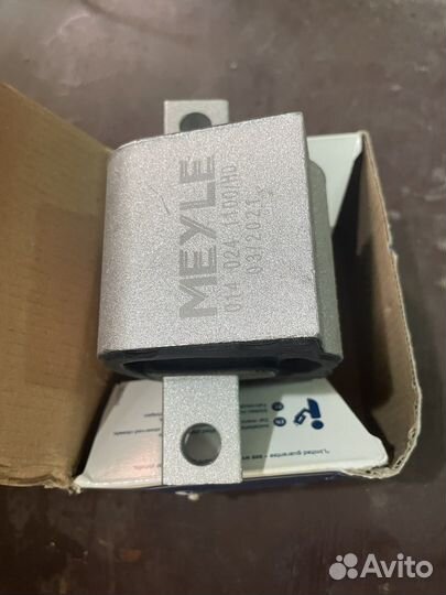 Подушка коробки передач mercedes 212