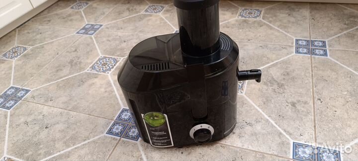 Соковыжималка центробежная Redmond RJ-916