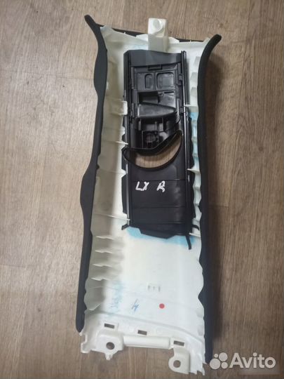 Накладка обшивка стойки правая Lexus Lx600