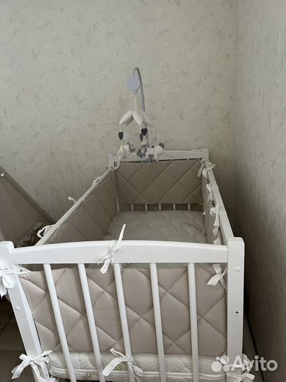 Детская кроватка, матрас, бортики, мобиль