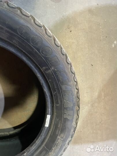 Goodyear UltraGrip 215/55 R16 97T