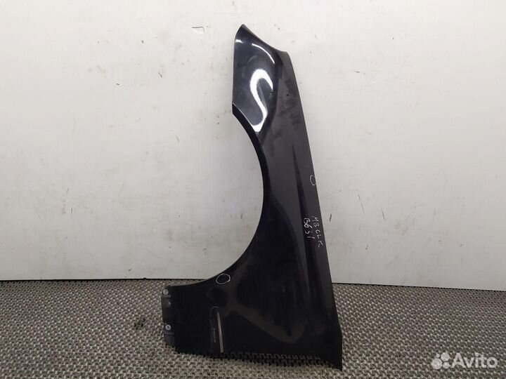 Крыло переднее левое Mercedes-Benz CLK-Класс