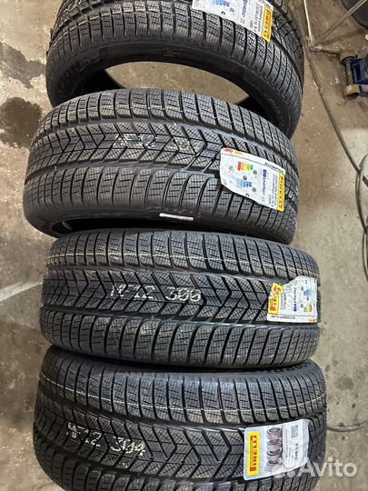 Pirelli Scorpion Winter RFT 275/40 R22 108V