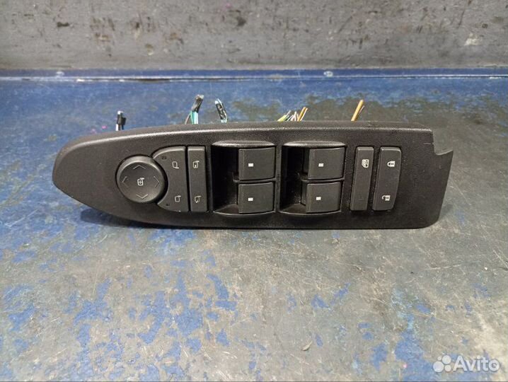 Кнопка стеклоподъемников Cadillac Cts 2 07-14 Гг