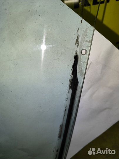 Стекло двери переднее левое Renault Megane седан