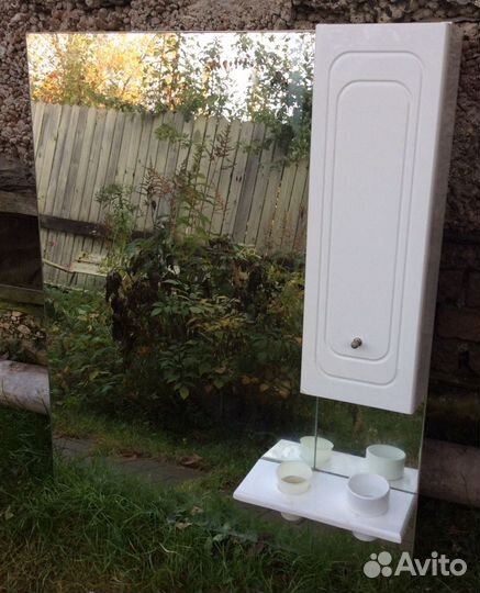 Шкафчик с зеркалом для ванной