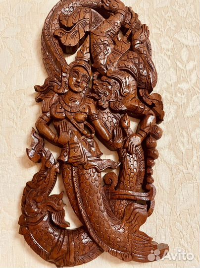 Деревянное резное панно