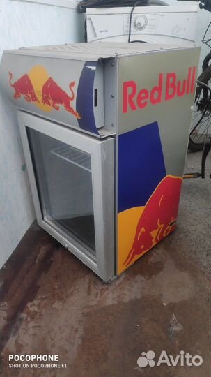 Холодильник для напитков Red Bull