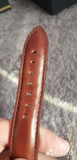 Золотые дизайнерские часы Daniel wellington