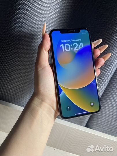 iPhone X, 64 ГБ