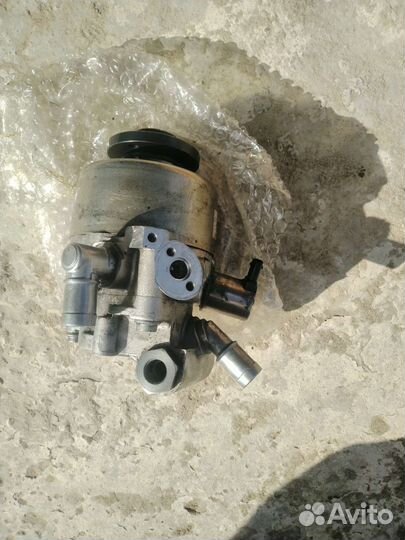 Насос гидроусилителя для mercedesw216 w211