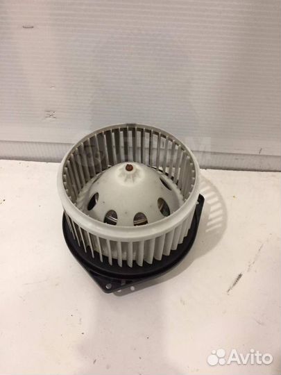 Мотор отопителя печки на Infiniti Nissan