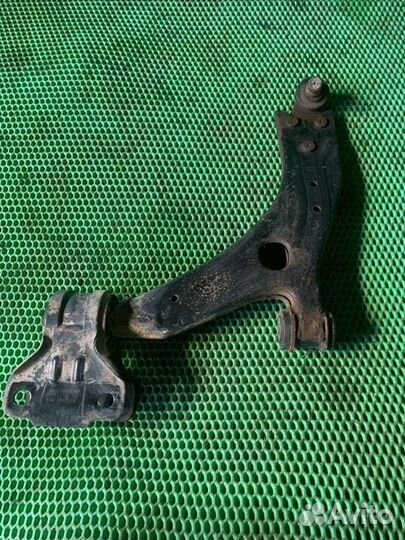 Рычаг подвески нижний передний левый Ford Focus 3