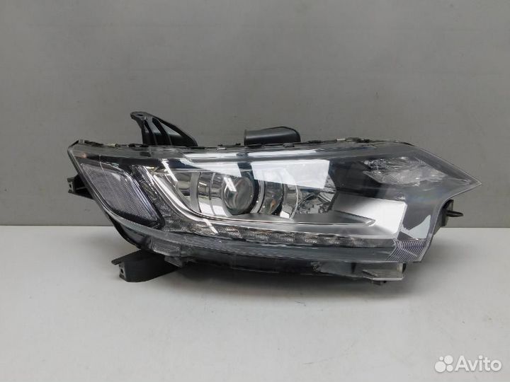 Фара правая Mitsubishi Outlander