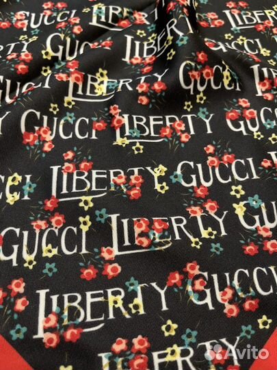 Шелковый платок Gucci Liberty черный с красным