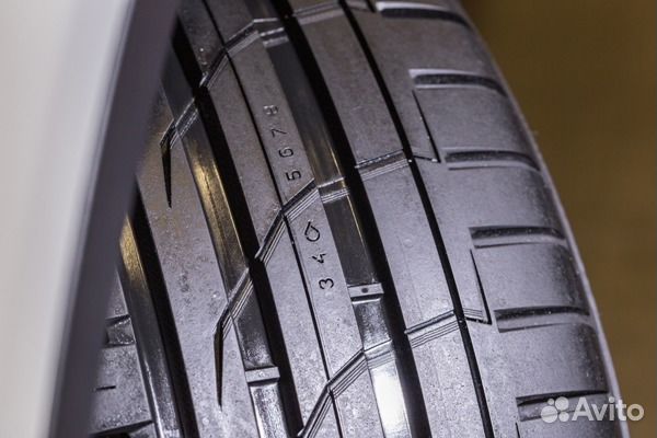 Nokian Tyres zLine 255/35 R19