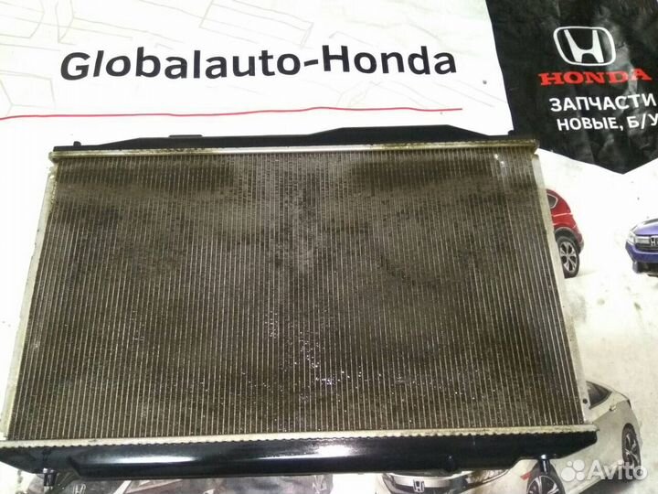 Honda Civic 4D Радиатор двигателя